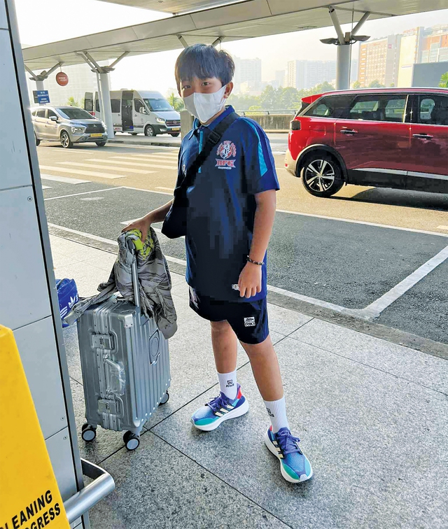 Đến Singapore, trải nghiệm thi đấu với học viện bóng đá Barcelona - Ảnh 4.