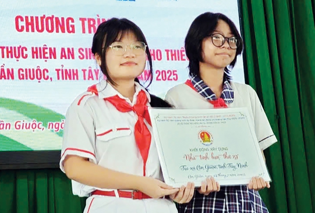Hành trình về nguồn tô đậm tình yêu quê hương - Ảnh 2.