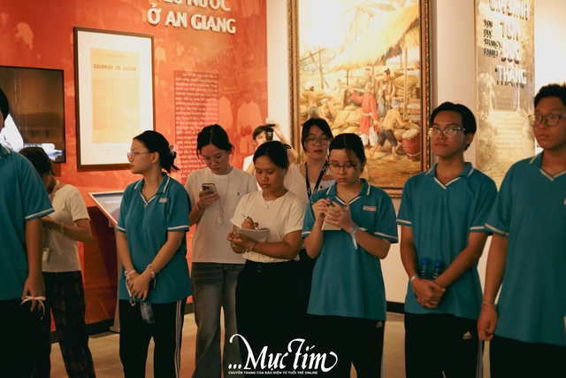 Teen Trường THPT Ten Lơ Man hóa thân thám tử truy tìm manh mối lịch sử tại bảo tàng - Ảnh 5.