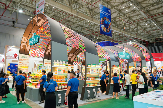 1,000 local, international F&B firms exhibit new products in Ho Chi Minh City
- Ảnh 2. 1,000 local, international F&B firms exhibit new products in Ho Chi Minh City
- Ảnh 2.