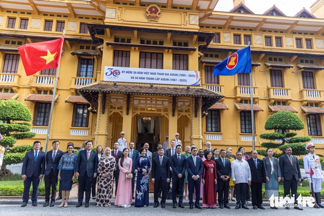 PM Pham Minh Chinh marks ASEAN’s 58th anniversary, highlights Vietnam’s 30-year journey in bloc - Ảnh 2.