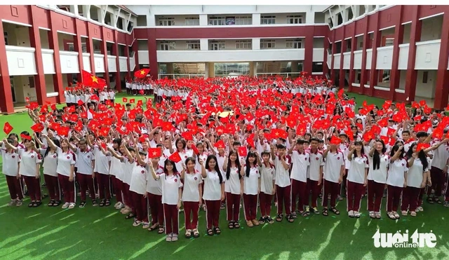 Đưa tinh thần yêu nước vào lớp học dịp lễ Quốc khánh 2-9 - Ảnh 9.