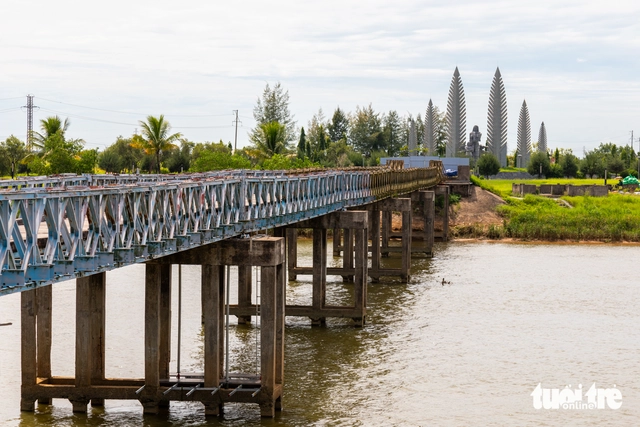 Historic Hien Luong Bridge in central Vietnam undergoes major restoration- Ảnh 3.
