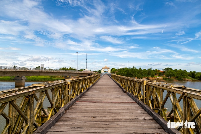 Historic Hien Luong Bridge in central Vietnam undergoes major restoration- Ảnh 4.