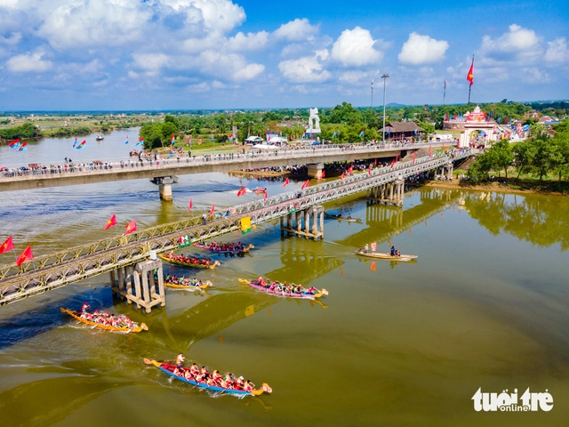 Historic Hien Luong Bridge in central Vietnam undergoes major restoration- Ảnh 6.
