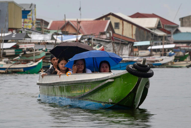Against the tide: Filipinos battle rising sea on sinking island- Ảnh 4.