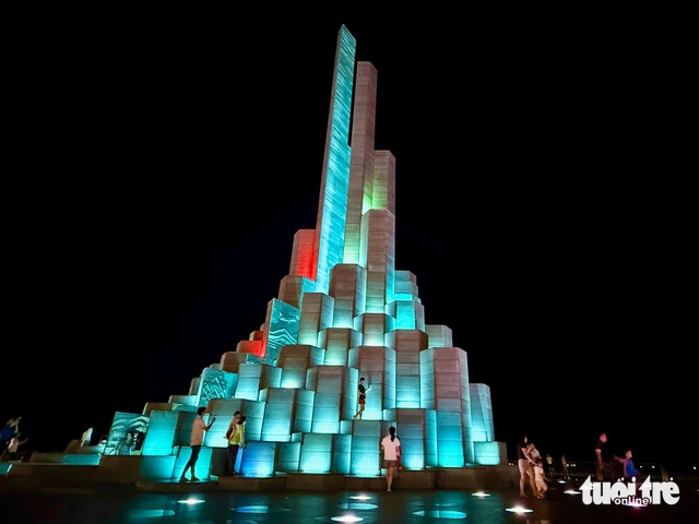Vietnam restores lighting at landmark tower after months of disrepair- Ảnh 2. Vietnam restores lighting at landmark tower after months of disrepair- Ảnh 2.