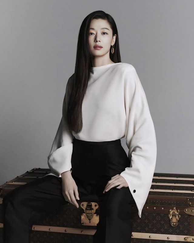 Điều gì đưa Jun Ji Hyun trở thành nữ thần không tuổi của phim ảnh và thời trang Hàn Quốc? - Ảnh 5.