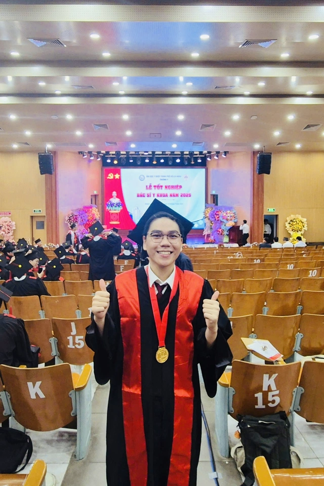 Thủ khoa Đại học Y Dược TP.HCM: Nam sinh Cần Thơ 3 lần đứng đầu - Ảnh 5.