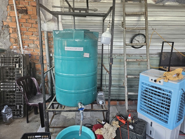 Fake vinegar factory in Da Nang busted for using industrial acid, well water- Ảnh 7.