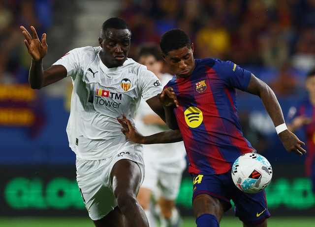 Barcelona thắng 6-0 Valencia trong ngày thiếu Lamine Yamal - Ảnh 2.