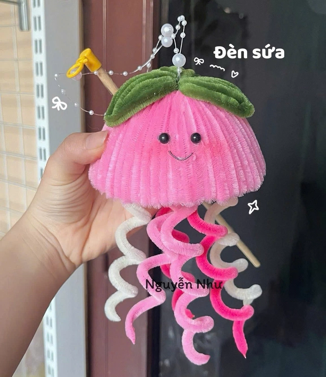 Gen Z kiếm thu nhập ‘khủng’ mùa Trung thu từ lồng đèn kẽm nhung- Ảnh 5.