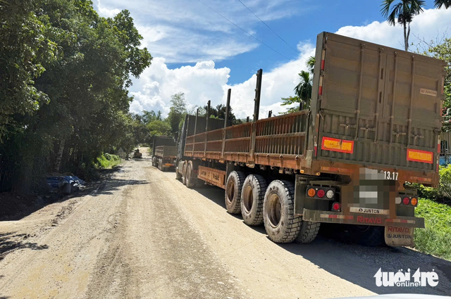 Da Nang national highway severely damaged- Ảnh 6.