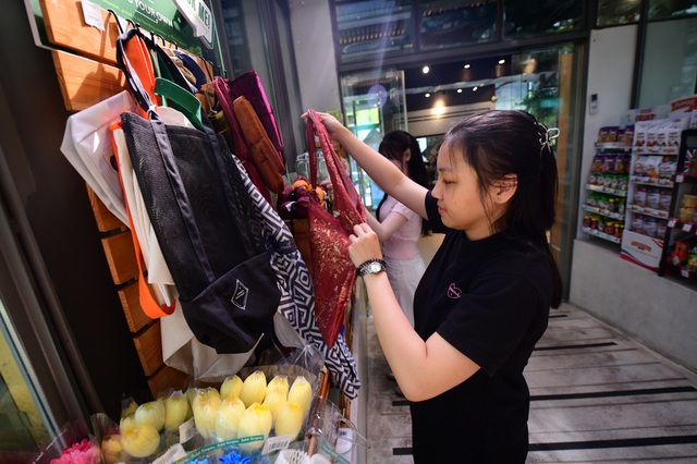 Vietnam's recycling market heats up amid green revolution- Ảnh 2. Vietnam's recycling market heats up amid green revolution- Ảnh 2.