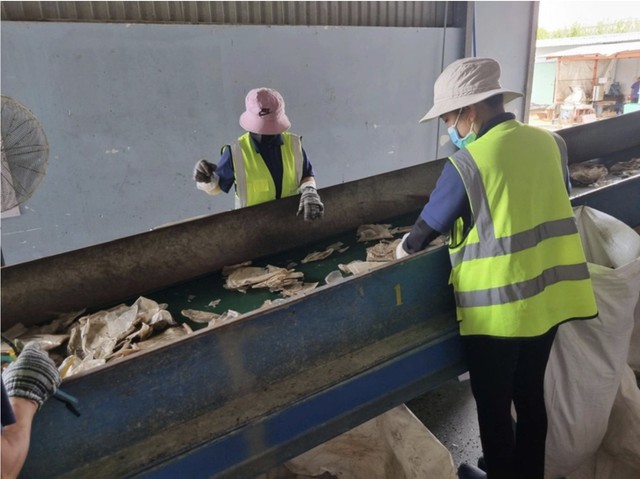 Vietnam's recycling market heats up amid green revolution- Ảnh 1. Vietnam's recycling market heats up amid green revolution- Ảnh 1.