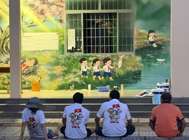 Thầy giáo 9x đi khắp nơi để tô màu cho trường học - Ảnh 2.