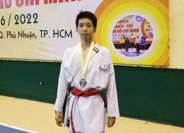 Bộ sưu tập huy chương của cậu bạn đam mê Karate - Ảnh 3.