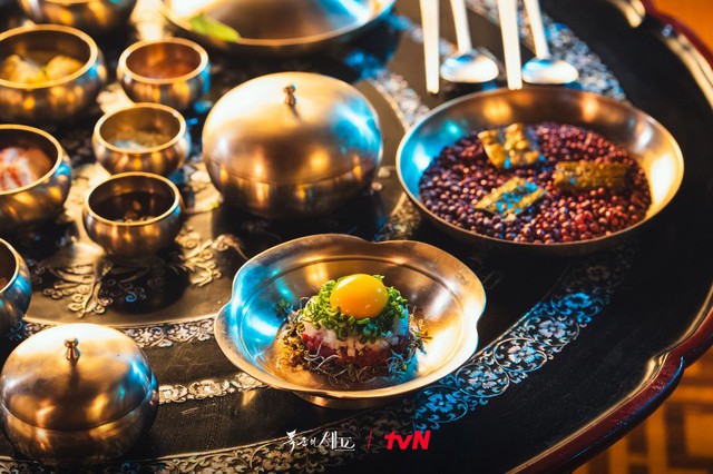 Lý do yếu tố ẩm thực trong Ngự trù của bạo chúa gây sốt quốc tế? - Ảnh 1.