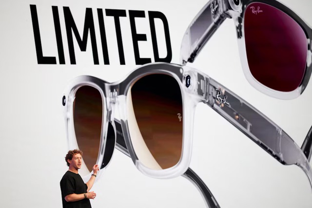 Meta launches smart glasses with built-in display, reaching for 'superintelligence'- Ảnh 5.