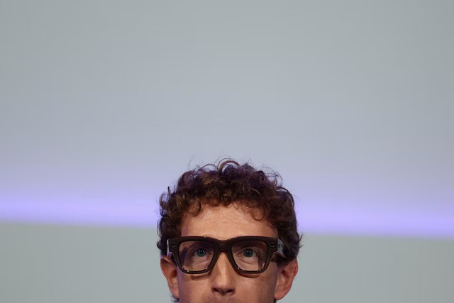 Meta launches smart glasses with built-in display, reaching for 'superintelligence'- Ảnh 3.