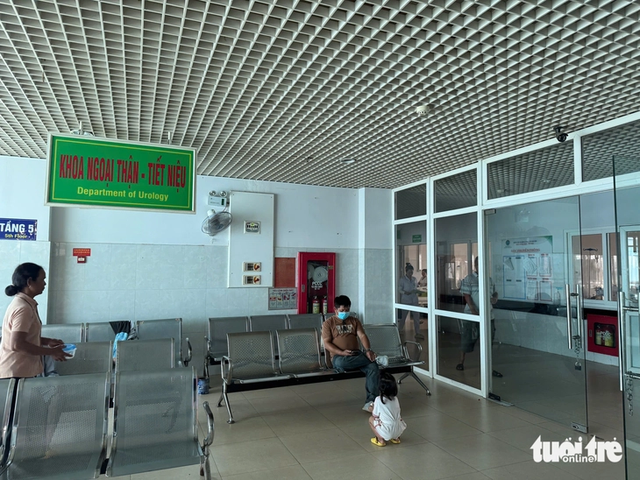 Investigation launched into 480 kidney stone procedures conducted despite broken equipment in Vietnam’s Dak Lak- Ảnh 3. Investigation launched into 480 kidney stone procedures conducted despite broken equipment in Vietnam’s Dak Lak- Ảnh 3.
