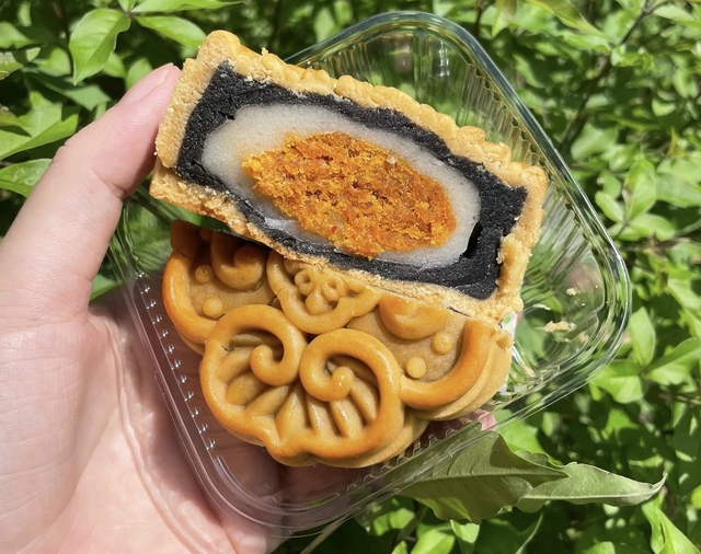 Người trẻ nói gì về bánh dẻo Trung thu hot trend đang gây bão?  - Ảnh 7.