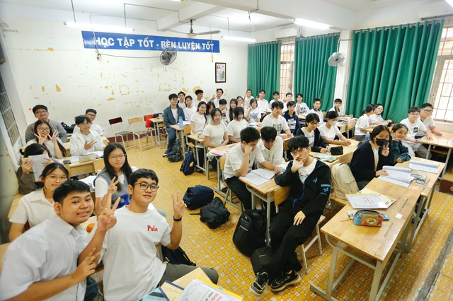 Teen Trường THPT Nguyễn Công Trứ tự tin thể hiện phong cách với hoạt động Ngày thứ 6 vui vẻ - Ảnh 1.