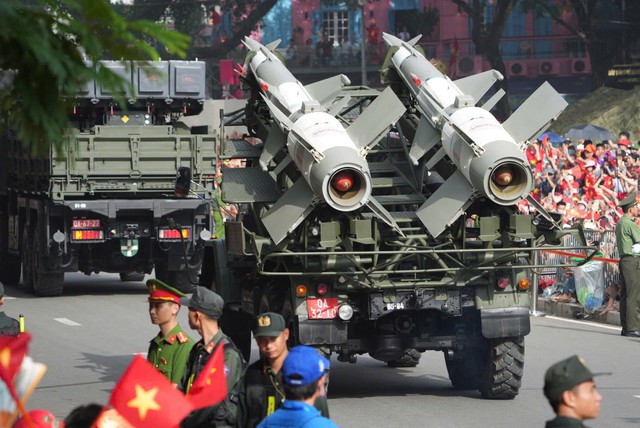 LIVE: Vietnam stages military parade to mark 80th National Day - Ảnh 8.