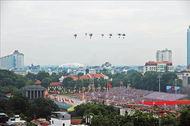 ការផ្សាយបន្តផ្ទាល់: ដង្ហែរដើម្បីអបអរខួបលើកទី 80 នៃទិវាជាតិថ្ងៃទី 2 ខែកញ្ញា - រូបថត 1 ។