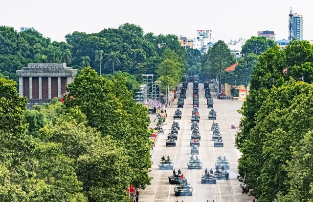 ផ្សាយផ្ទាល់៖ ក្បួនដង្ហែអបអរសាទរខួបលើកទី៨០ នៃទិវាបុណ្យជាតិ ថ្ងៃទី០២ ខែកញ្ញា - រូបថត ១.