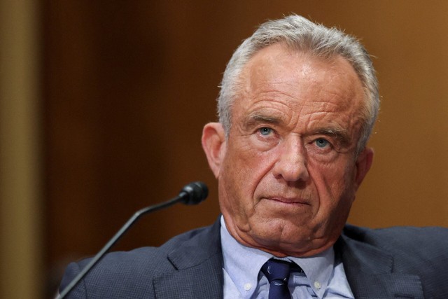 US vaccine advisers abandon broad COVID shot support - Ảnh 4.