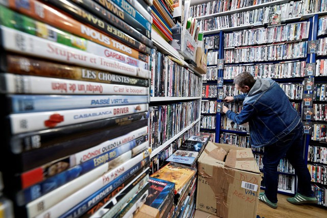 Paris DVD rental store in last stand against streaming giants - Ảnh 4.