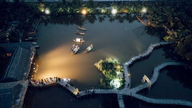 Vietnam recreates forest village to recall wartime life in U Minh Ha - Ảnh 6. Vietnam rebuilds forest village to recall wartime life in U Minh Ha - Ảnh 5.