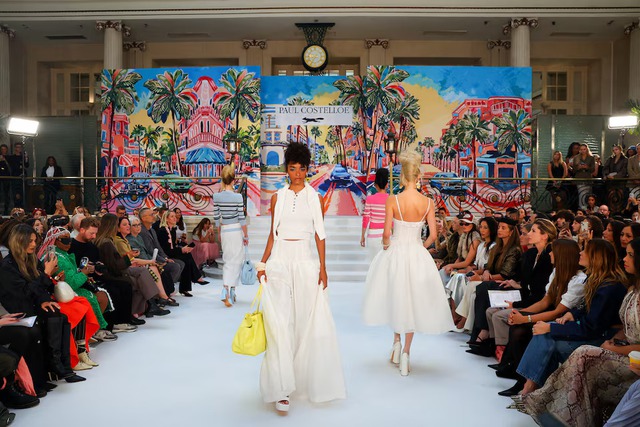 Paul Costelloe nods to 1960s, broken dolls inspire Bora Aksu at London Fashion Week - Ảnh 3.
