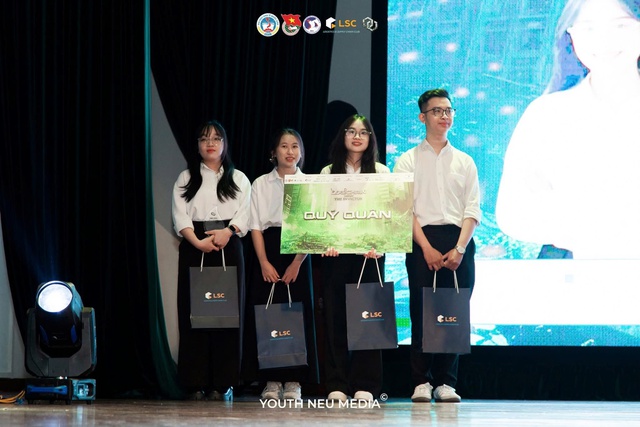 Thủ khoa tốt nghiệp 3.94/4.0 Trường đại học Ngoại thương cũng sợ “peer pressure” - Ảnh 4.