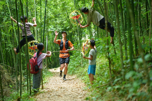 Chinese runners win 3 titles at Vietnam Mountain Marathon 2025- Ảnh 3. Chinese runners win 3 titles at Vietnam Mountain Marathon 2025- Ảnh 3.