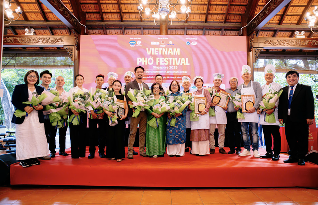 Best pho chefs to join Vietnam Phở Festival in Singapore 
- Ảnh 3.