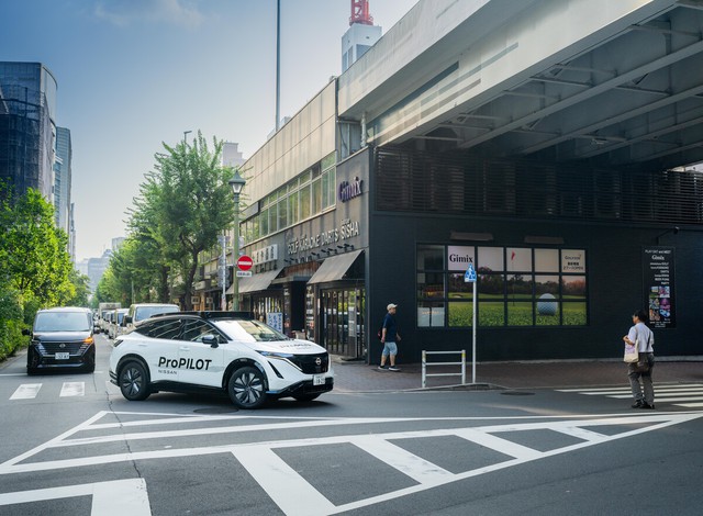 Nissan unveils hands-free driving tech for urban areas - Ảnh 4.
