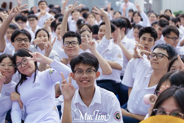 Teen Trường THPT Nguyễn Thái Bình giao lưu với nghệ sĩ nổi tiếng ngay tại trường- Ảnh 13.