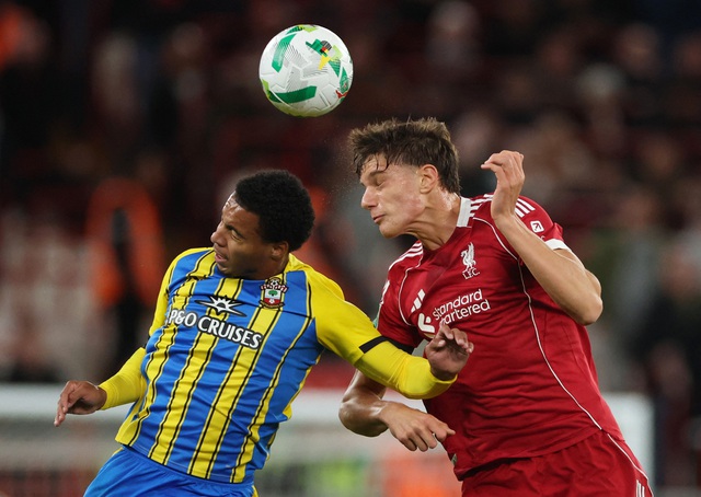 Tân binh đắt giá Isak ghi bàn, Liverpool vào vòng 4 Cúp liên đoàn Anh- Ảnh 1.