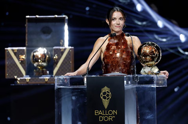 PSG's Dembele, Barca's Bonmati win Ballon d'Or awards in Paris - Ảnh 2.