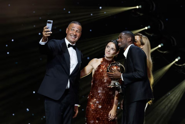 PSG's Dembele, Barca's Bonmati win Ballon d'Or awards in Paris - Ảnh 5.