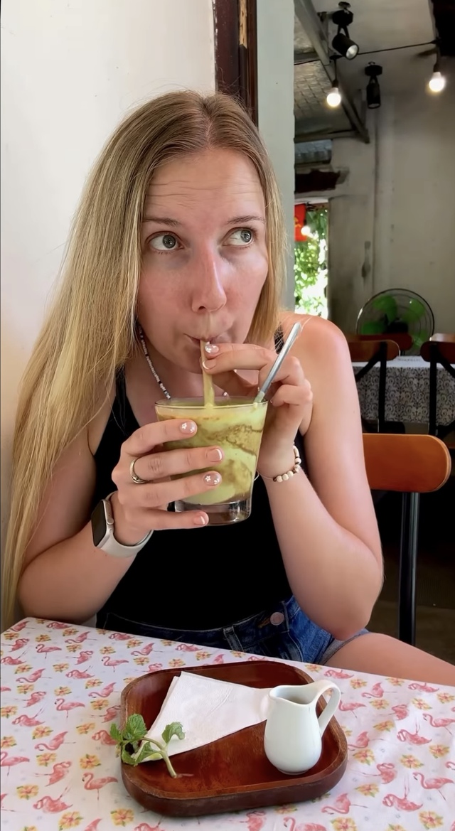 Avocado coffee: A new drink that captivates foreign visitors in Vietnam- Ảnh 2.