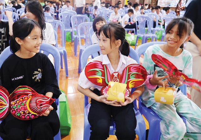 Những bạn nhỏ sống trong gian khó - Ảnh 4.