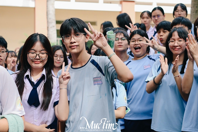 Teen Trường THPT Nguyễn Hữu Huân tổ chức mini show giờ ra chơi- Ảnh 4.