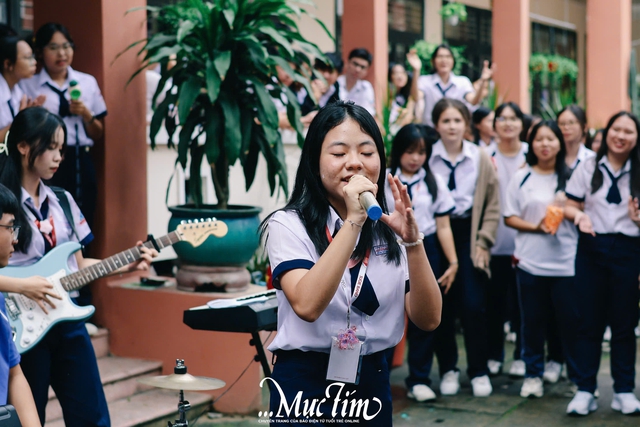 Teen Trường THPT Nguyễn Hữu Huân tổ chức mini show giờ ra chơi- Ảnh 10.