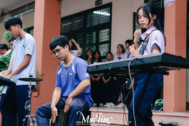 Teen Trường THPT Nguyễn Hữu Huân tổ chức mini show giờ ra chơi- Ảnh 17.