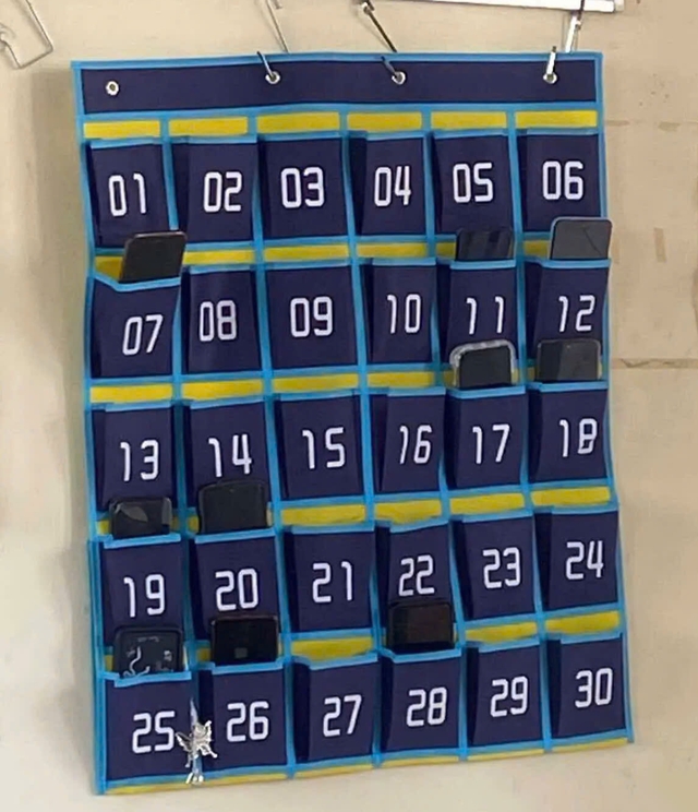 Những chiếc tủ đặc biệt trong lớp học không điện thoại- Ảnh 5.