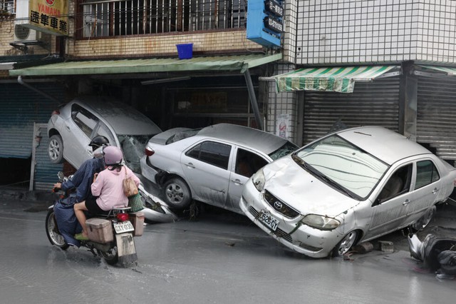 South China cleans up after powerful Typhoon Ragasa- Ảnh 7.