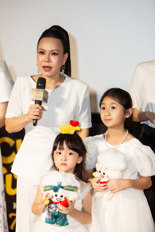 Dàn diễn viên Cục vàng của ngoại mở đại hội ‘bóc phốt’ đạo diễn Khương Ngọc- Ảnh 4.